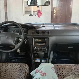 Toyota Camry 1998