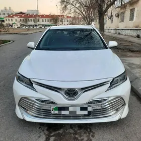 Toyota Camry 2018