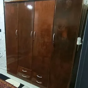 shifoner (шифоньер)