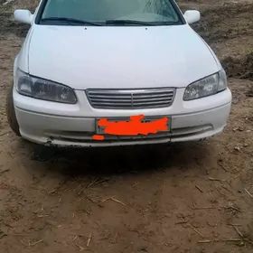 Toyota Camry 2000