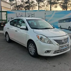 Nissan Versa 2013