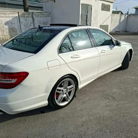Mercedes-Benz C350 2013