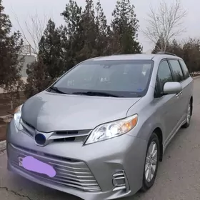 Toyota Sienna 2020