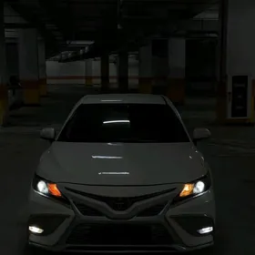 Toyota Camry 2021