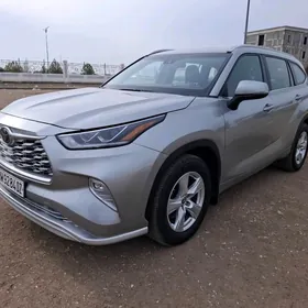 Toyota Highlander 2022