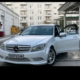 Mercedes-Benz C-Class 2011
