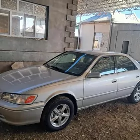 Toyota Camry 2000