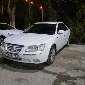Hyundai Sonata 2010
