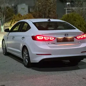 Hyundai Elantra 2016