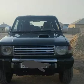 Mitsubishi Montero 1996