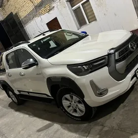 Toyota Hilux 2016