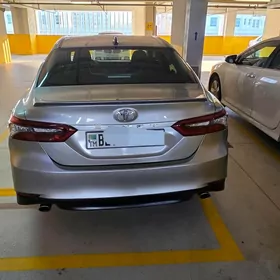 Toyota Camry 2018