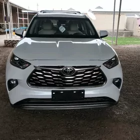 Toyota Highlander 2021
