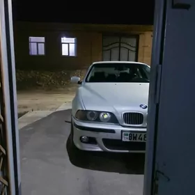 BMW E39 2001