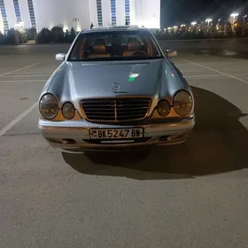 Mercedes-Benz E320 2000
