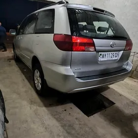 Toyota Sienna 2004
