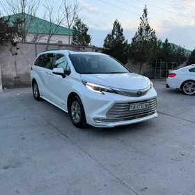 Toyota Sienna 2021