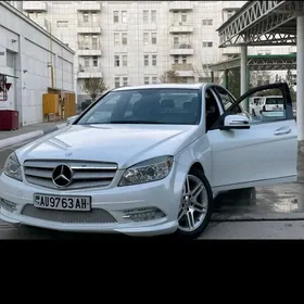 Mercedes-Benz C300 2012