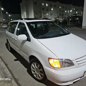 Toyota Sienna 2002