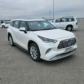 Toyota Highlander 2021