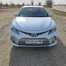 Toyota Camry 2021