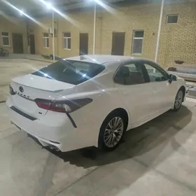 Toyota Camry 2022