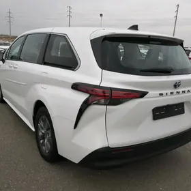 Toyota Sienna 2022
