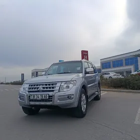 Mitsubishi Pajero 2014