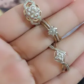 Gyzyl ýúzúkler gysagly