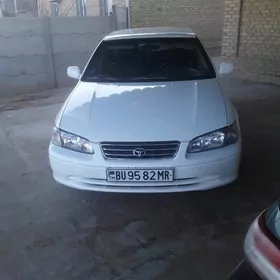 Toyota Camry 2000