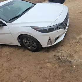 Hyundai Elantra 2023