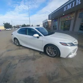 Toyota Camry 2021