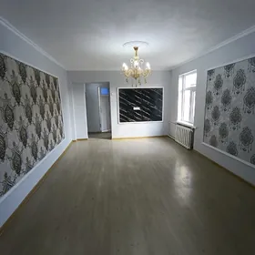 Срочно 2 мкр 1в2 ком 2этаж