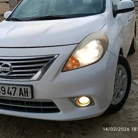Nissan Versa 2012