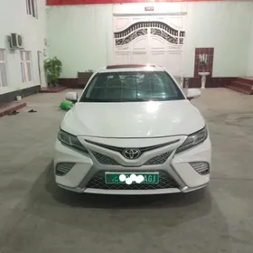 Toyota Camry 2017