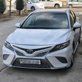 Toyota Camry 2018