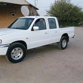 Mazda B2000 2005
