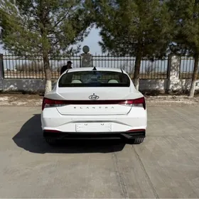 Hyundai Elantra 2023