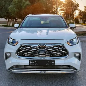 Toyota Highlander 2021