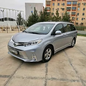 Toyota Sienna 2016