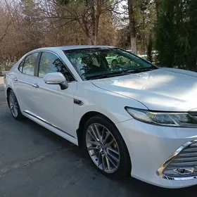 Toyota Camry 2021