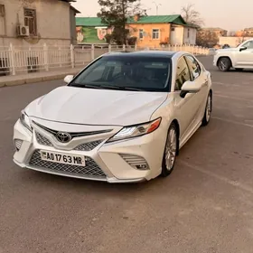 Toyota Camry 2018