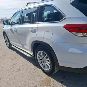 Toyota Highlander 2019