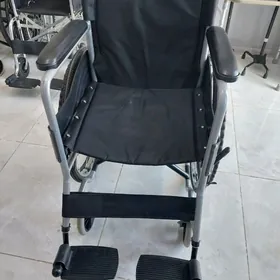 инвалидная коляска