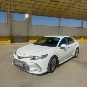 Toyota Camry 2021
