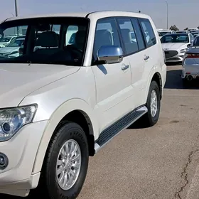 Mitsubishi Pajero 2014
