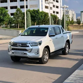 Toyota Hilux 2022