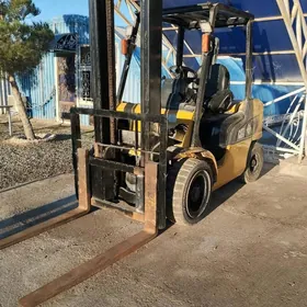 Caterpillar Forklift 2010