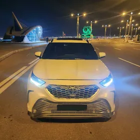 Toyota Highlander 2022