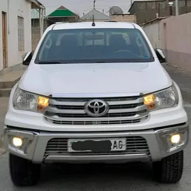 Toyota Hilux 2015